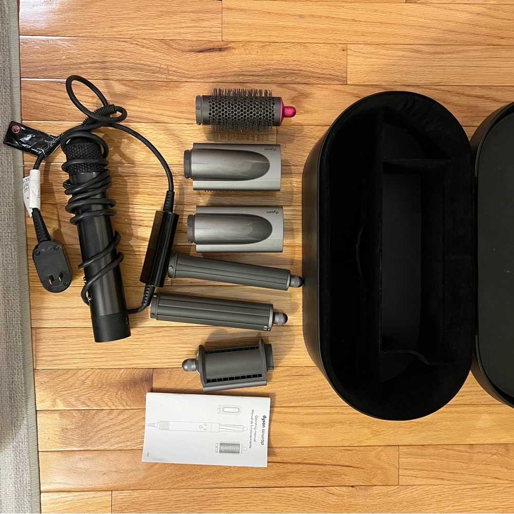 Dyson Airwrap Multi-Styler Complete Long Hair with NEW upgraded attachments - Picture 5 of 9